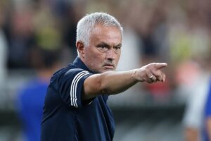 Новини спорту - Фенербахче припинив співпрацю з Моурінью