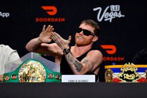 Новини спорту - Альварес не залишив без уваги фізичну форму Кроуфорда