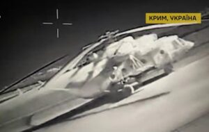 Новини України - ГУР уразило два гелікоптери і буксир в Криму