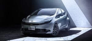 Авто новини - Toyota презентувала оновлений Aqua
