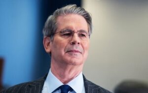 Новини бізнесу - Міністр фінансів США сказав, коли Трамп і Сі укладуть угоду щодо TikTok