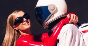 Новини культури - Періс Гілтон повторила легендарний образ Брітні Спірс до Гелловіна