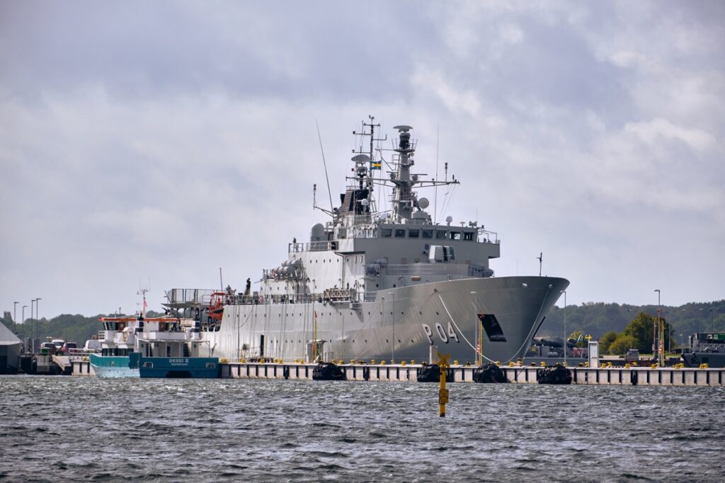Новини світу - Шведські ВМС відстежують російську субмарину в Балтійському морі