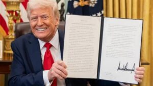 Новини світу - Фінальний підпис Трампа: США вийшли з шатдауну