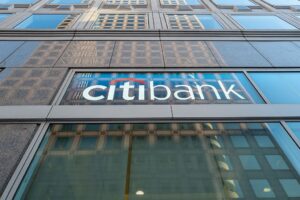 Новини світу - FT: Путін дозволив американському Citibank піти з Росії