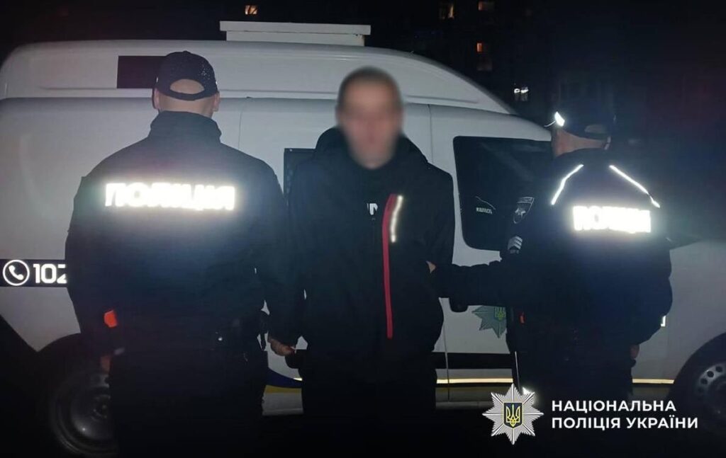 Новини України - Хлопець зарізав двох жінок серед вулиці у Житомирі