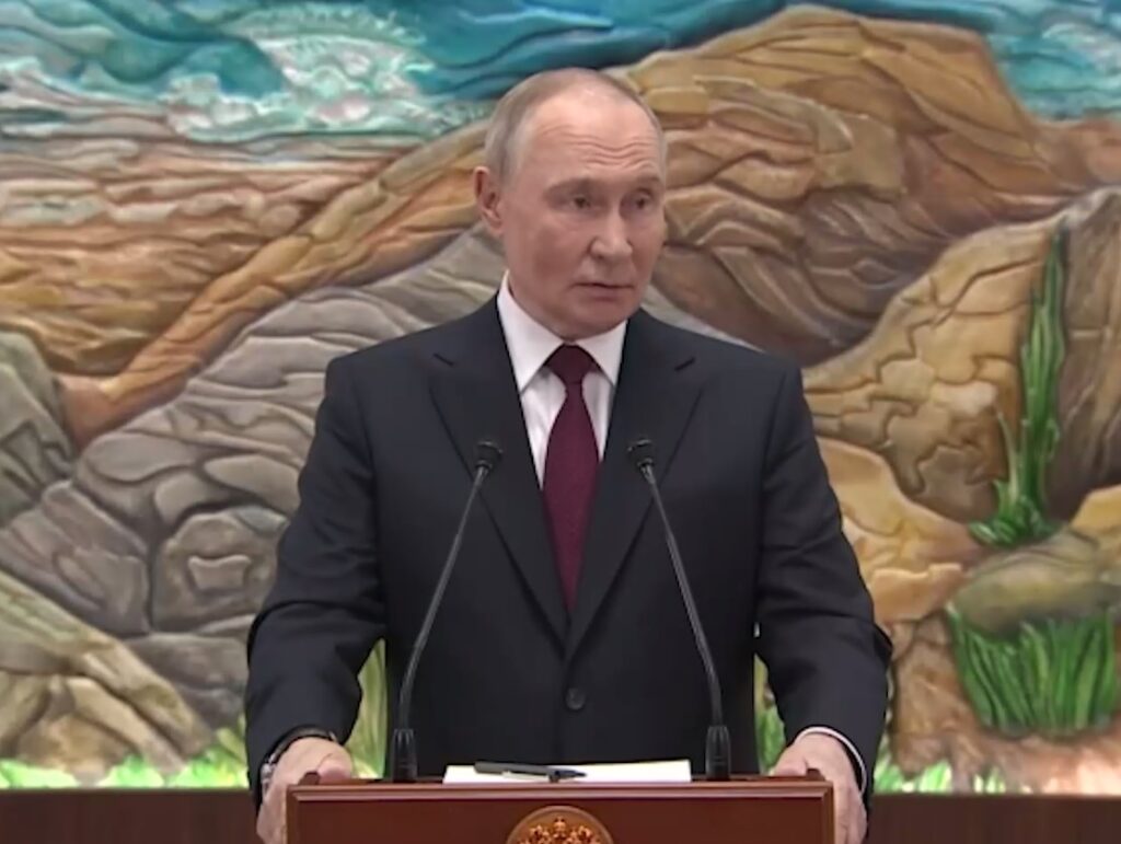 Новини світу - "РФ готова воювати до останнього". Заяви Путіна