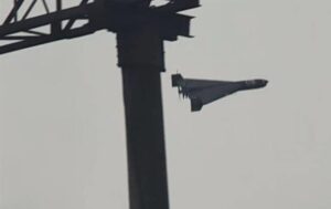 Новини України - Російський дрон влучив по промзоні у Сумах