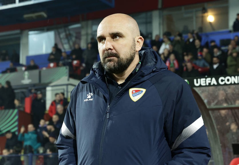 Новини спорту - Тренер сербської команди раптово помер під час матчу