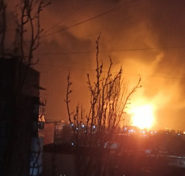 Новини світу - У Таганрозі РФ прогриміли 20 вибухів, вирує пожежа