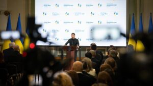 Спілкування Володимира Зеленського з медіа: дипломатія і фронт