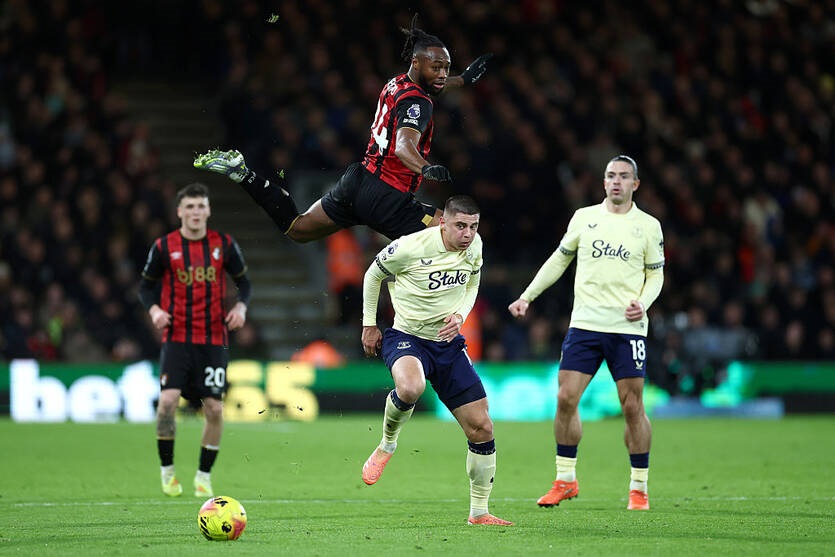 Новини спорту - Евертон з Миколенком у складі вирвав перемогу у Борнмута