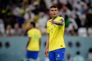 Новини спорту - Офіційно: Тьяго Сілва знову гратиме в Європі