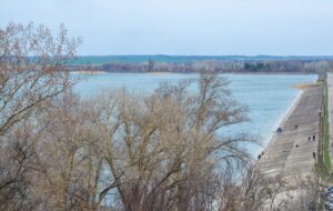 Новини України - Росіяни вдарили по греблі Печенізького водосховища