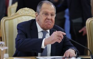 Новини політики - Тоталітаризм хвилюється за демократію: РФ штовхає Україну до виборів