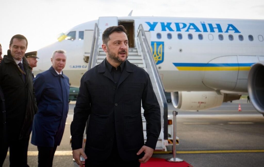 Новини України - Зеленський прибув з візитом у Париж