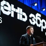 Володимир Зеленський вручив державні нагороди українським зброярам